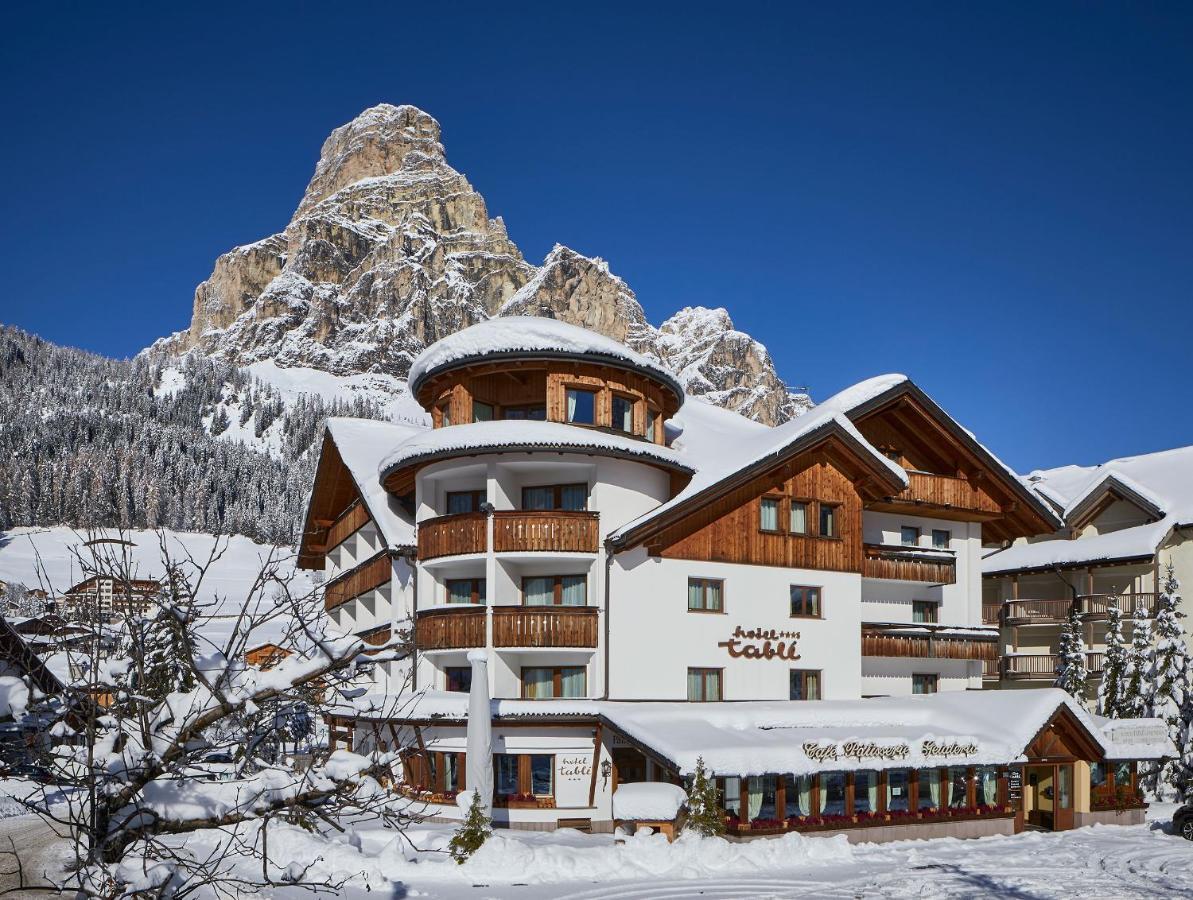 Hotel Table Corvara In Badia Exterior photo